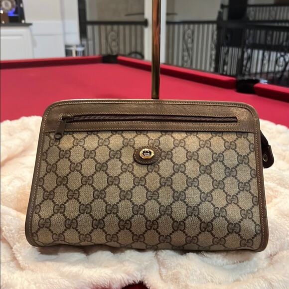 Gucci Beige Monogram Clutch Bag - Picture 1 of 5